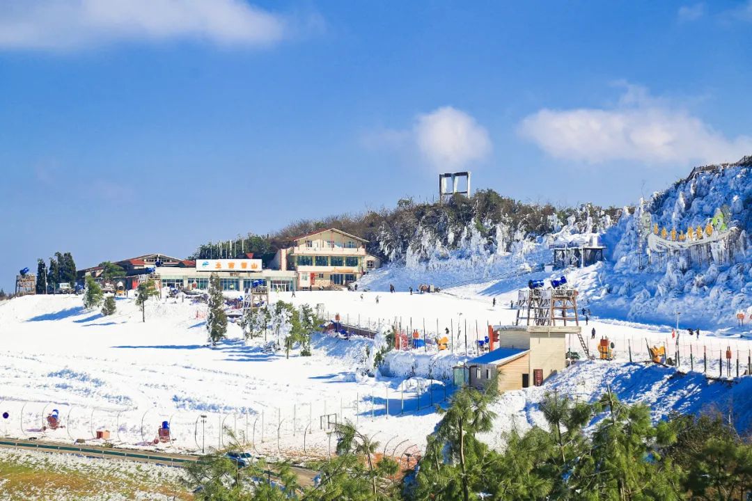 玉舍雪山滑雪场
